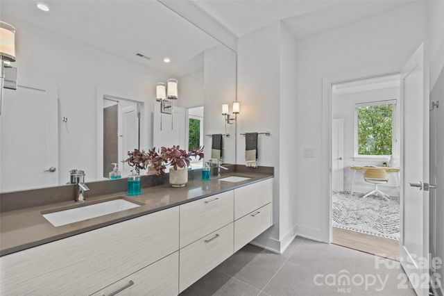 1237 Realta Drive, Charlotte, NC 28211