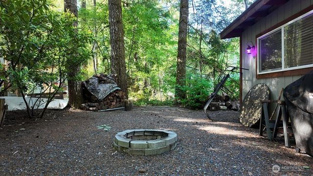 131 Drial Loop, Deming, WA 98244