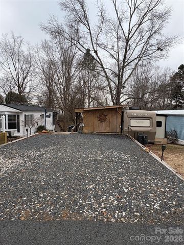 117 Pier Avenue, New London, NC 28127