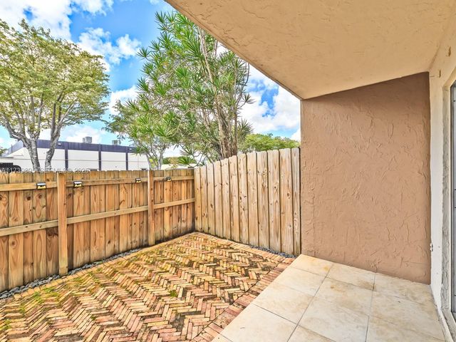 10900 SW 104th Street 114, Miami, FL 33176