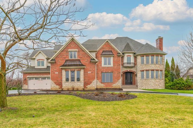 26 E Peter Lane, Hawthorn Woods, IL 60047
