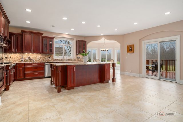 26 E Peter Lane, Hawthorn Woods, IL 60047