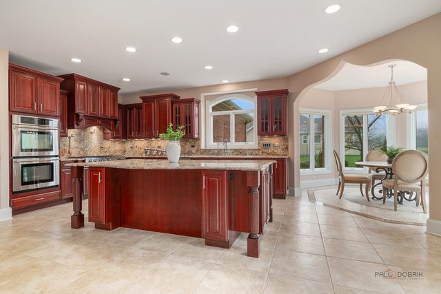 26 E Peter Lane, Hawthorn Woods, IL 60047