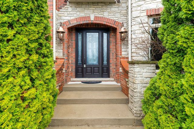 26 E Peter Lane, Hawthorn Woods, IL 60047