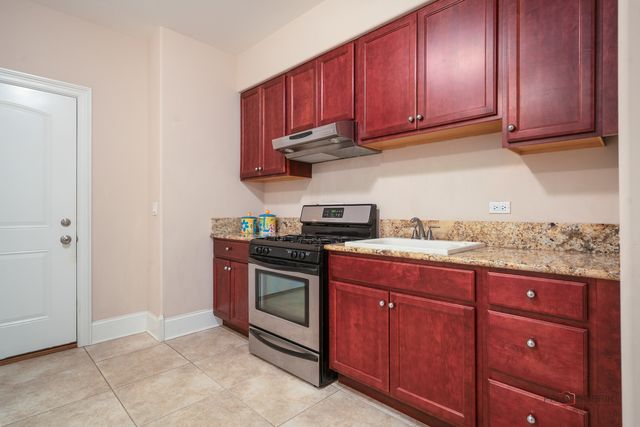 26 E Peter Lane, Hawthorn Woods, IL 60047