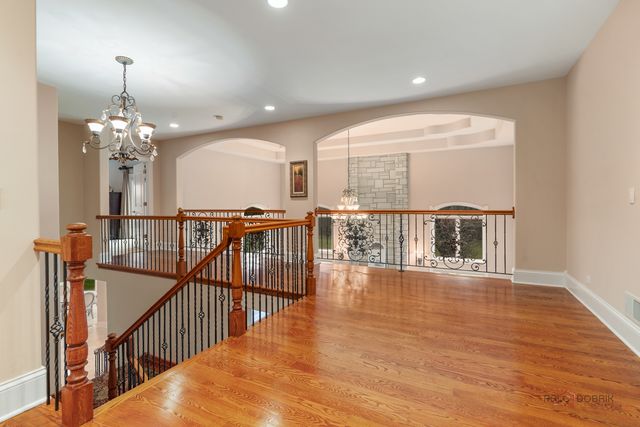 26 E Peter Lane, Hawthorn Woods, IL 60047