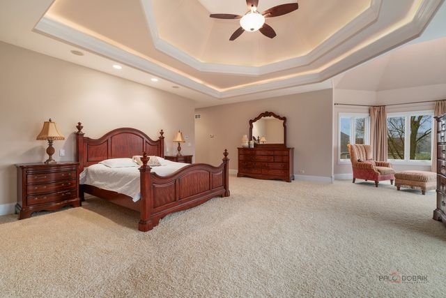 26 E Peter Lane, Hawthorn Woods, IL 60047