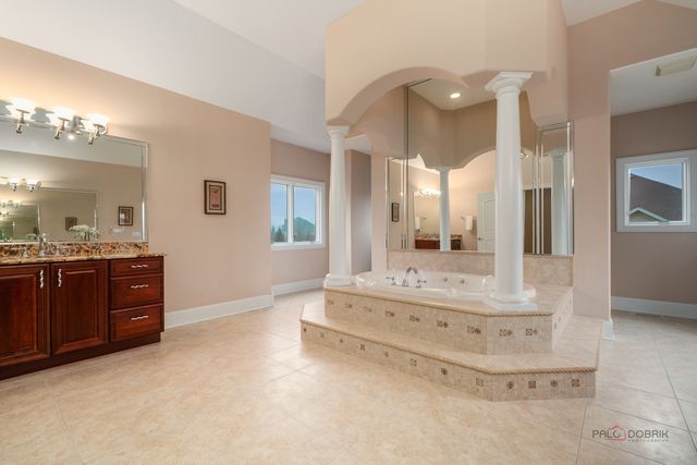 26 E Peter Lane, Hawthorn Woods, IL 60047