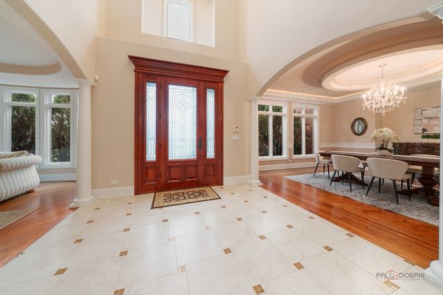26 E Peter Lane, Hawthorn Woods, IL 60047