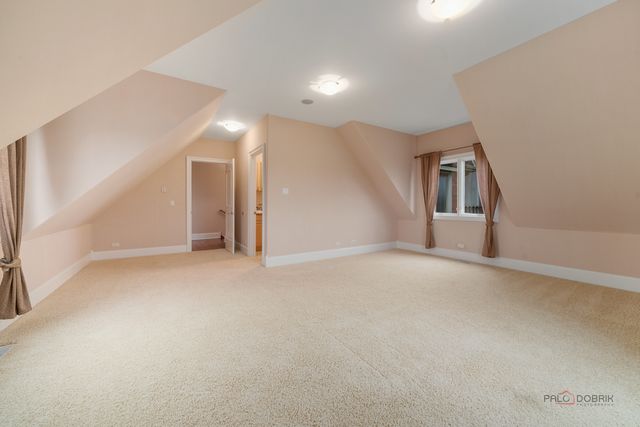 26 E Peter Lane, Hawthorn Woods, IL 60047