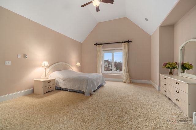 26 E Peter Lane, Hawthorn Woods, IL 60047