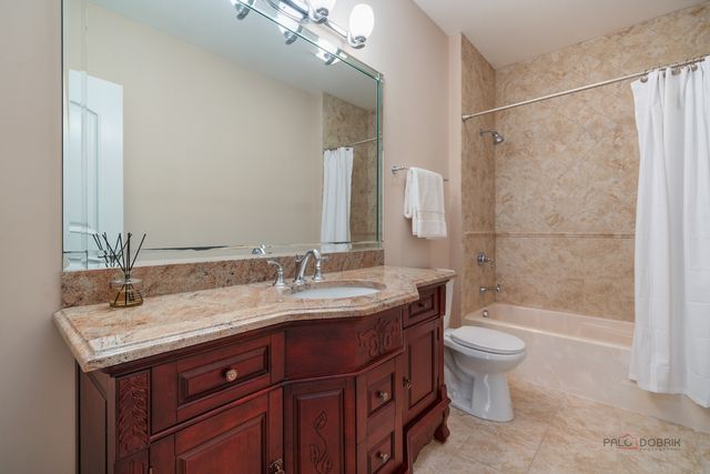 26 E Peter Lane, Hawthorn Woods, IL 60047