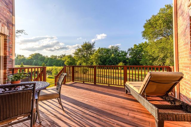 26 E Peter Lane, Hawthorn Woods, IL 60047