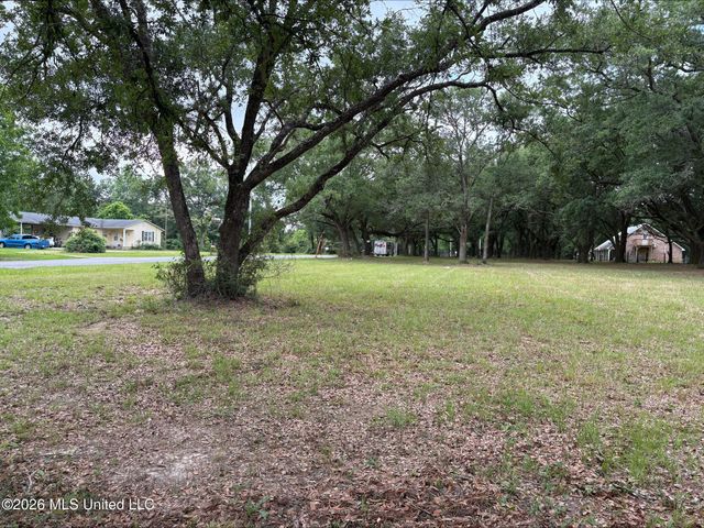 Dedeaux Clan Road, Gulfport, MS 39503