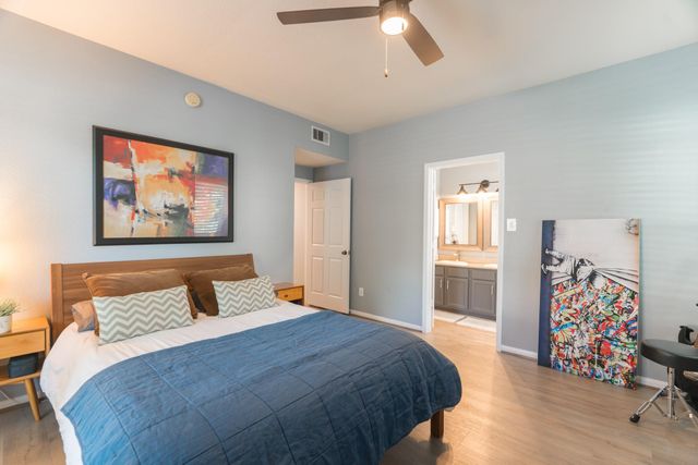 6607 Lake Woodlands Drive 312, The Woodlands, TX 77382