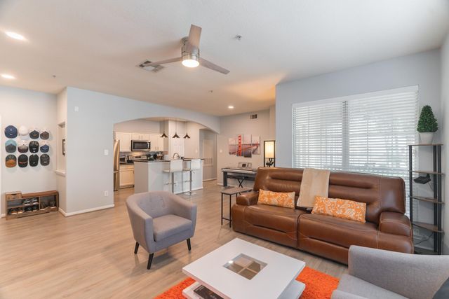 6607 Lake Woodlands Drive 312, The Woodlands, TX 77382