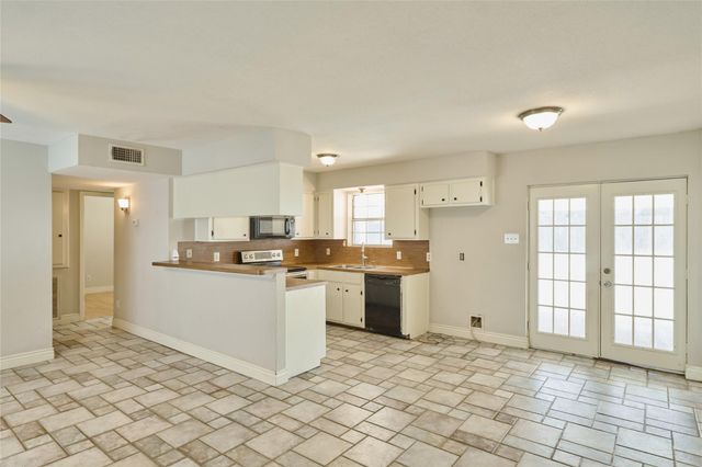 119 Laurie Lane, Willis, TX 77378