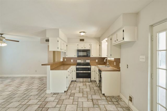 119 Laurie Lane, Willis, TX 77378