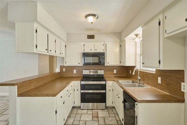 119 Laurie Lane, Willis, TX 77378