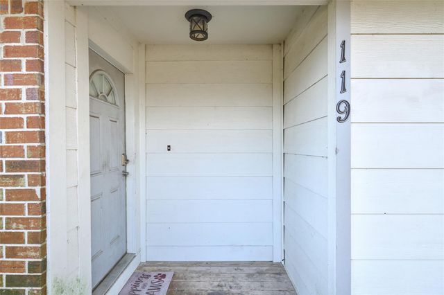 119 Laurie Lane, Willis, TX 77378