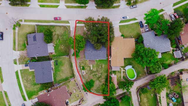 5512 Gates Drive, The Colony, TX 75056