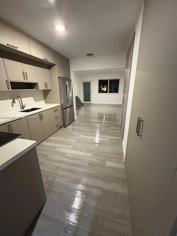 225 SW 76th Ct 227, Miami, FL 33144