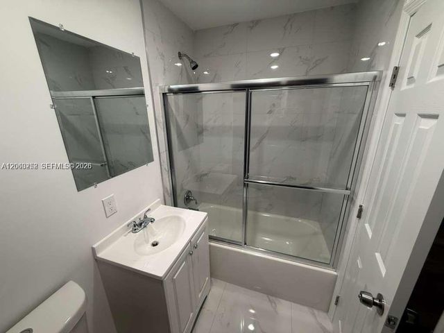 225 SW 76th Ct 227, Miami, FL 33144