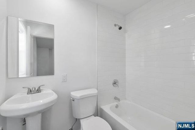 6 Rossi Court 2, South Hackensack, NJ 07606