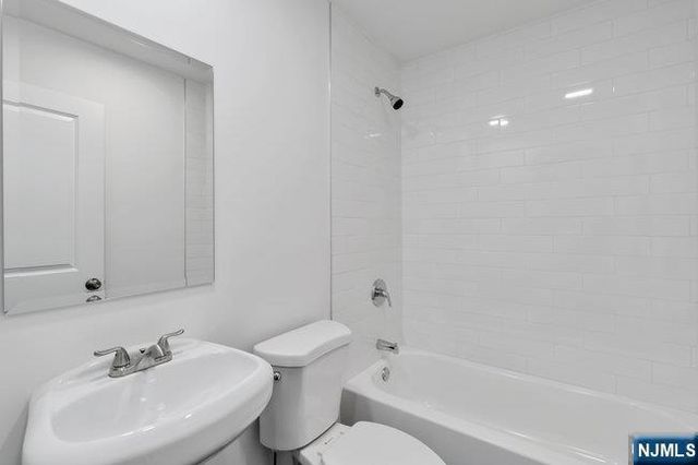 6 Rossi Court 2, South Hackensack, NJ 07606