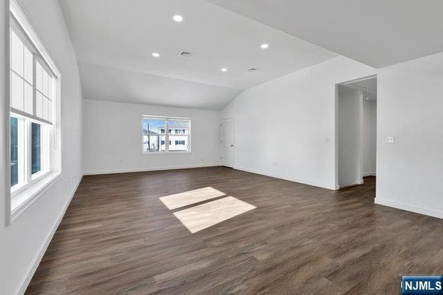 6 Rossi Court 2, South Hackensack, NJ 07606