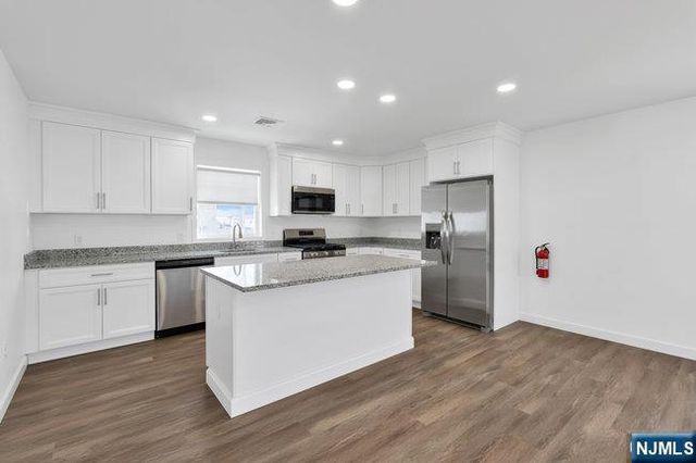 6 Rossi Court 2, South Hackensack, NJ 07606