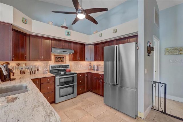 1907 HORSESHOE DRIVE, Plant City, FL 33566