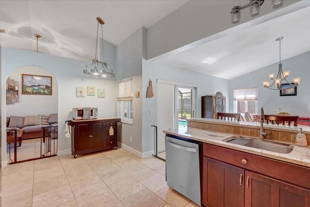 1907 HORSESHOE DRIVE, Plant City, FL 33566