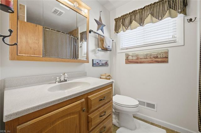 29 Lancaster TER, Hampton, VA 23666