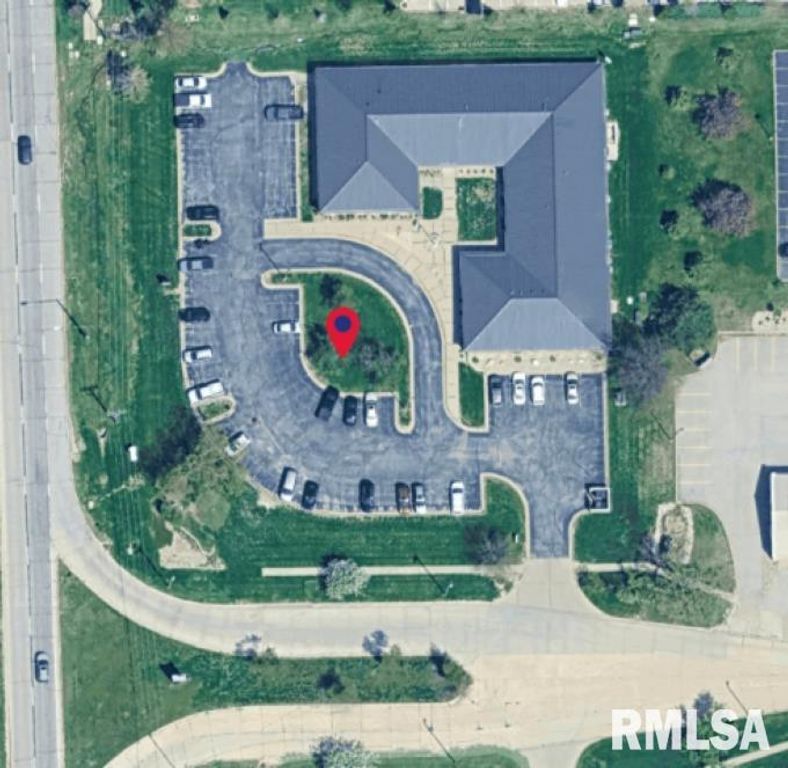 4250 RIVER CENTER Court Northeast, Cedar Rapids, IA 52404