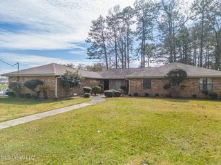 1215 Fifth Avenue, Picayune, MS 39466