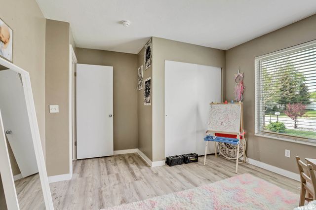 12669 S OLD FORT DR, Riverton, UT 84065