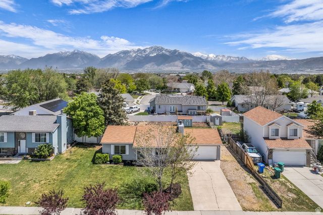 12669 S OLD FORT DR, Riverton, UT 84065
