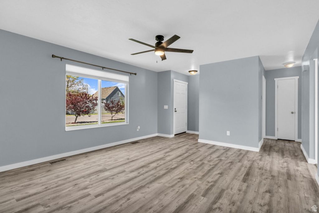 Image 3 of property listing at 12669 S OLD FORT DR, Riverton, UT 84065