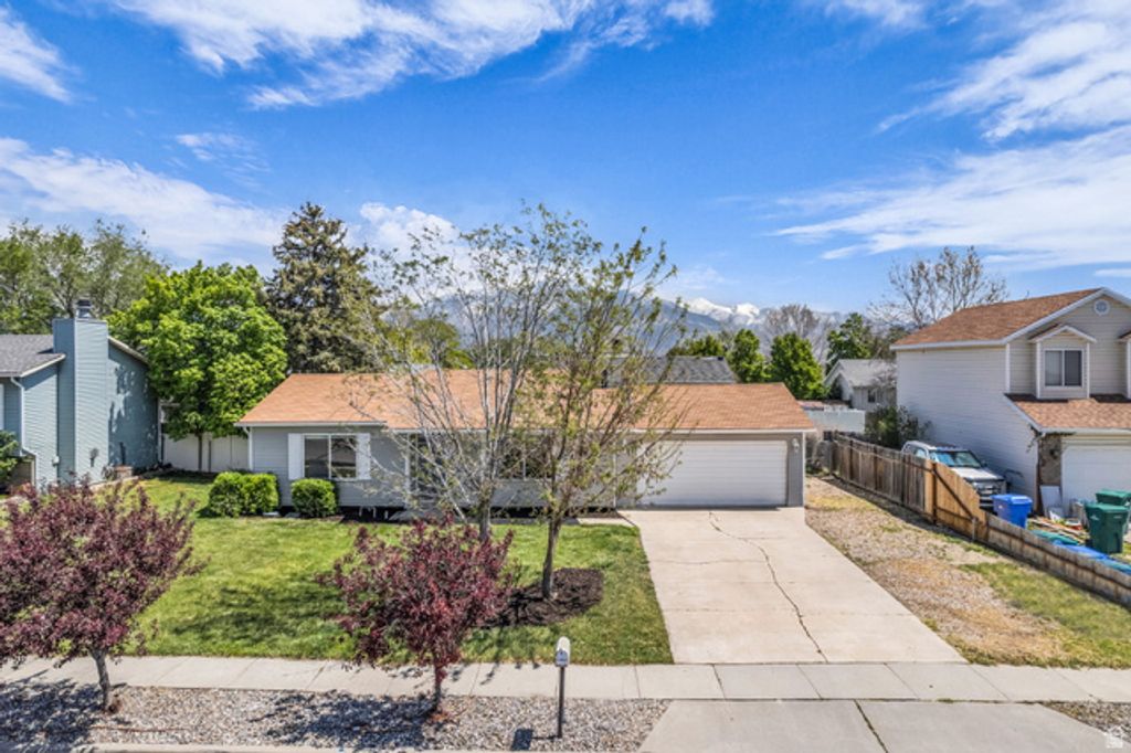Image 24 of property listing at 12669 S OLD FORT DR, Riverton, UT 84065