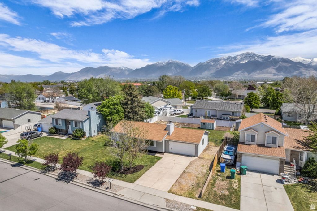 Image 25 of property listing at 12669 S OLD FORT DR, Riverton, UT 84065