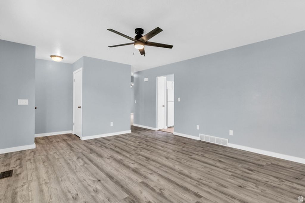 Image 5 of property listing at 12669 S OLD FORT DR, Riverton, UT 84065