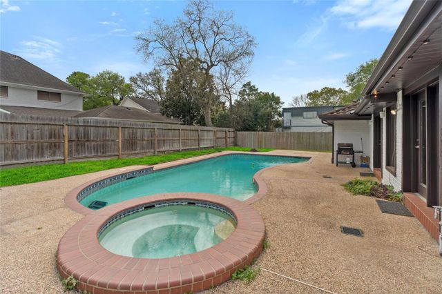 3039 Golden Hills Lane, Missouri City, TX 77459