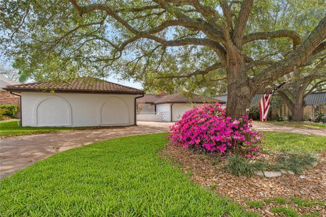 3039 Golden Hills Lane, Missouri City, TX 77459