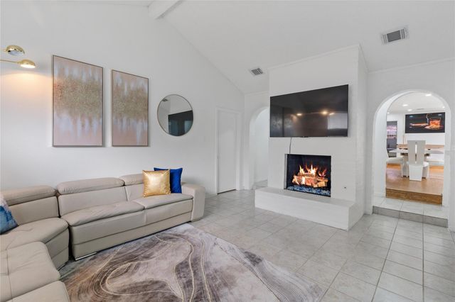 3039 Golden Hills Lane, Missouri City, TX 77459