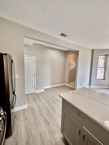 1130 S Sacramento Boulevard, Chicago, IL 60612