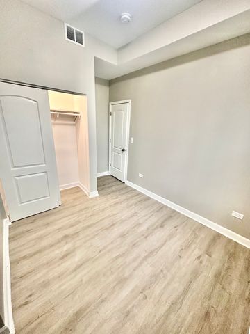 1130 S Sacramento Boulevard, Chicago, IL 60612