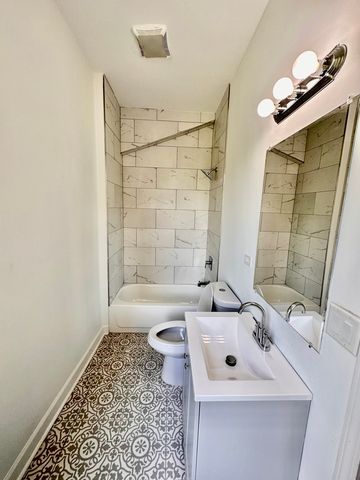 1130 S Sacramento Boulevard, Chicago, IL 60612