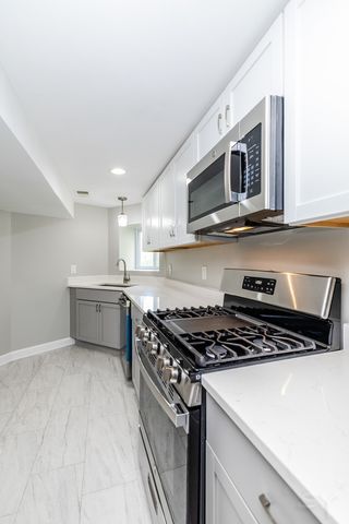 1130 S Sacramento Boulevard, Chicago, IL 60612