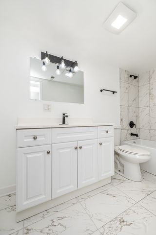 1130 S Sacramento Boulevard, Chicago, IL 60612
